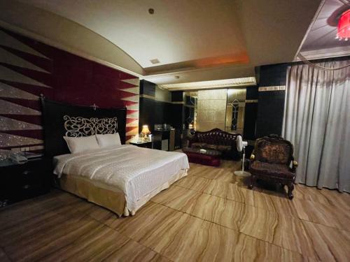 West District Hotel | 嘉義永鎮御花園汽車旅館