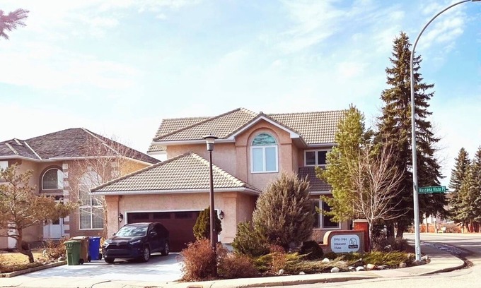 Regina Villa | 安静舒适高档别墅区，允许携带宠物