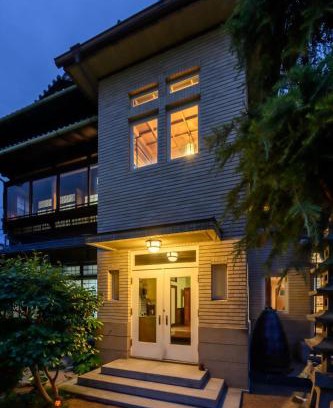 Onomichi Villa | 尾道の家 Onomichi House - 千光寺の麓 時を超える映画のワンシーンへ - Supported by COCOSTAY