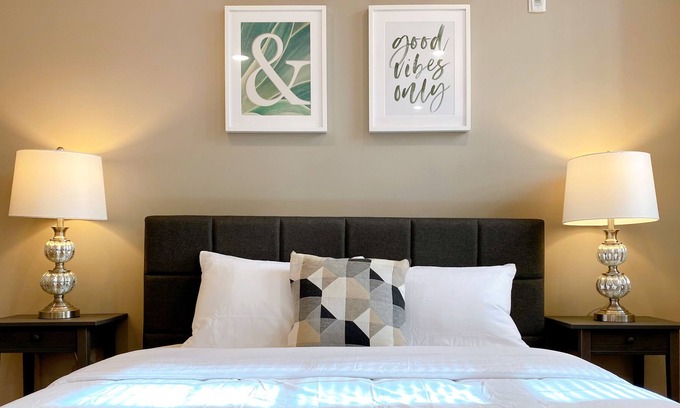 Logan Square Apartment | 念奴嬌 | Riesling Studio at City Hall