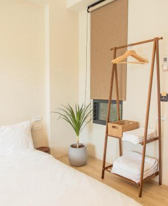 Shanjiao House | 春喃日光 Whispring Inn