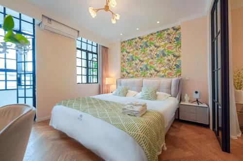 Shanghai Apartment | 梧舍壹号 外滩百年公寓B&B -Riverside Grace Suites on the bund and metro station