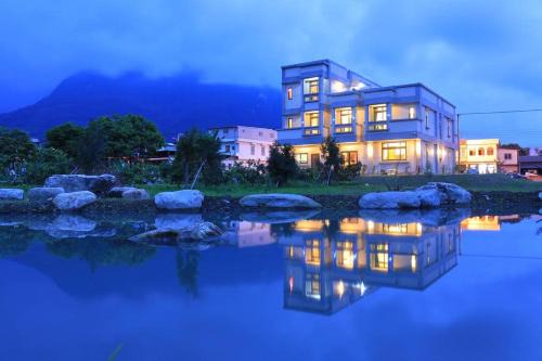 Taichang Village Bed & Breakfast | 藍天普悠瑪民宿