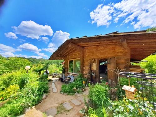 Yeongwol Other | 강원도 영월 100평의 정원이 딸린 독채 황토 펜션