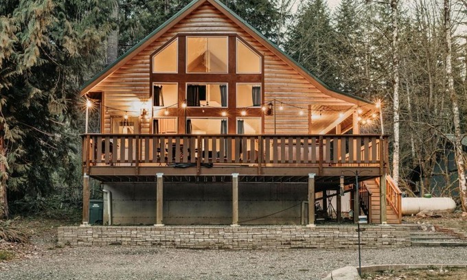 Warnick House | 02GS - Hot Tub - WiFi - D W - WithD - Sleeps 8 home