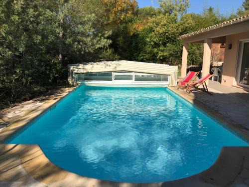 Roquefort-les-Pins Apartment | 06D - Appartement spacieux avec terrasses, jardin et piscine