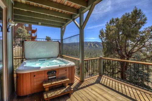 Castle Glen Estates House | 076 - The Starry Starry Night - Meredith Lodging