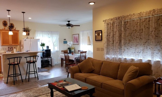 Fern Acres House | 1 Bdr 1 Bth House With Whirlpool Tub