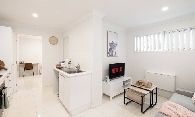 Rocklea Apartment | 1 Bdr Apt! GST Credits! Kitchen! Parking! 216F1