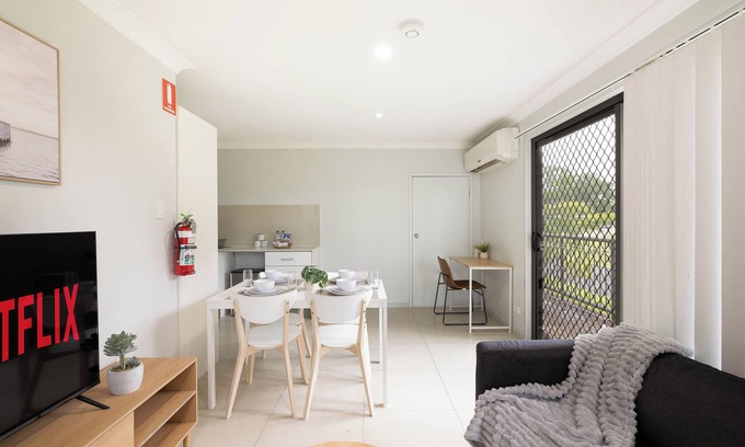 Rocklea Apartment | 1 Bdr Apt! Next to Park! Clean and Peaceful! 173B1