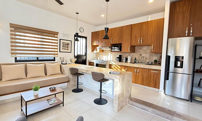 San Antonio Tlayacapan House | 1 Bdrm Guesthouse - Walk to Everything - Roof Top Patio-bbq - Short Stay Welcome