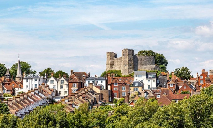 Lewes Apartment | 1-Bed Apartment in Lewes located near town centre!
