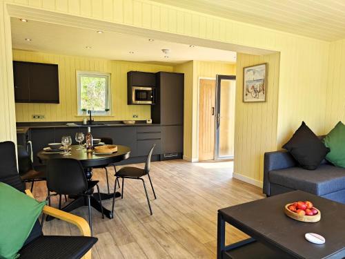 Llangelynin House | 1 Bed in Conwy 95098