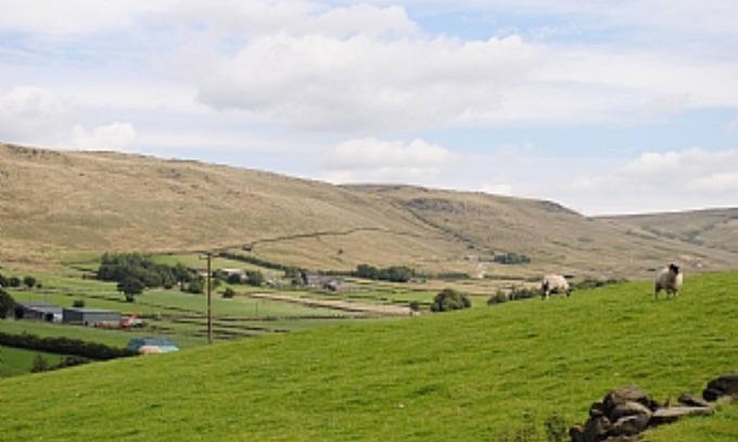 Diggle Cottage | 1 Bed Romantic Self Catering Cottage on a Working Yorkshire Farm