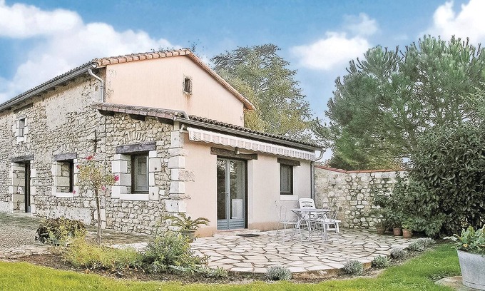 Nouaille-Maupertuis House | 1 bedroom accommodation in Nouaille Maupertuis
