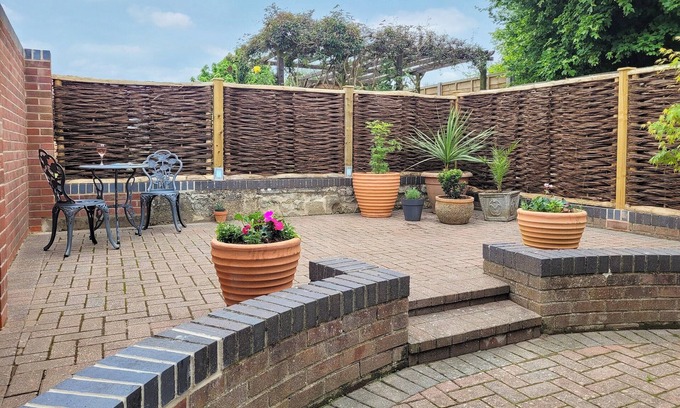 Westonzoyland Cottage | 1 bedroom accommodation in Westonzoyland