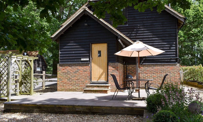 Billingshurst Cottage | 1 bedroom accommodation in Kirdford, near Petworth