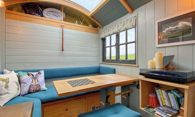 Chute Forest Cottage | 1 bedroom accommodation in Collingbourne Ducis, Marlborough