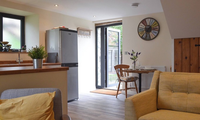 Moorlinch Cottage | 1 bedroom accommodation in Moorlinch, near Bridgwater