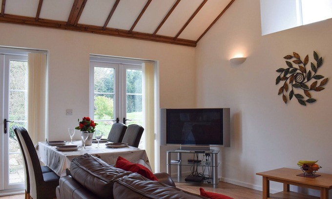 Fiddington Cottage | 1 bedroom accommodation in Fiddington, near Bridgwater