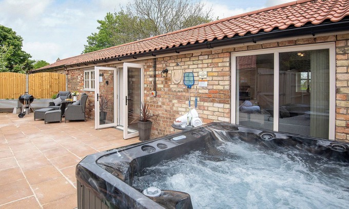 West Ashby Cottage | 1 bedroom accommodation in Fulletby, near Horncastle