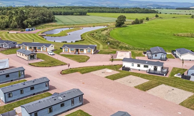 Laurencekirk Ski Chalet | 1 bedroom accommodation in Laurenkirk