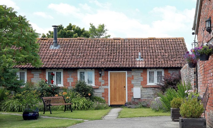 Blackford Cottage | 1 bedroom accommodation in South Barrow, near Yeovil