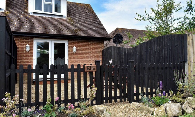 Herne Bay Cottage | 1 bedroom accommodation in Herne Common, near Herne Bay