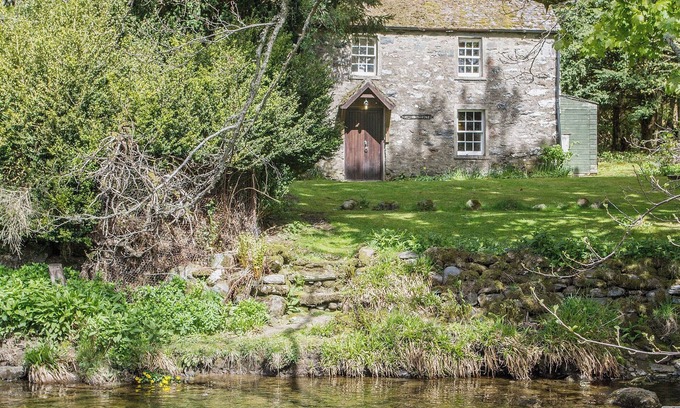 Kirriemuir Cottage | 1 bedroom accommodation in Glenprosen, by Kirriemuir