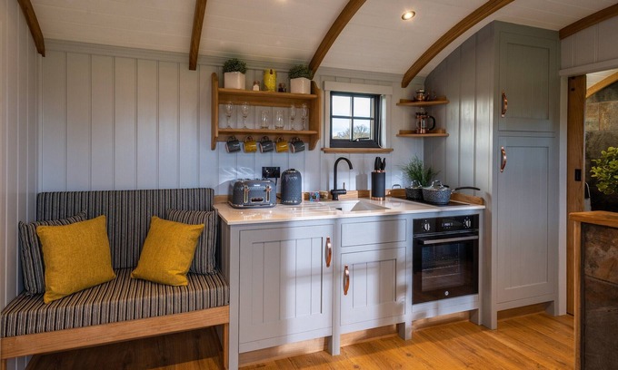 Wichenford Cottage | 1 bedroom accommodation in Ockeridge, Worcester
