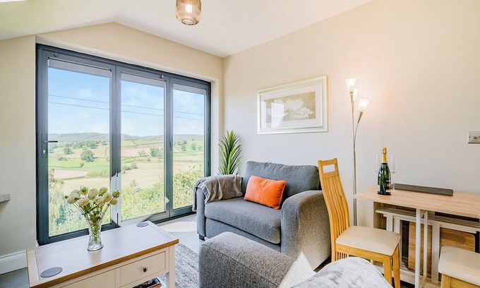 Woolhope Cottage | 1 bedroom accommodation in Ballingham, near Hereford