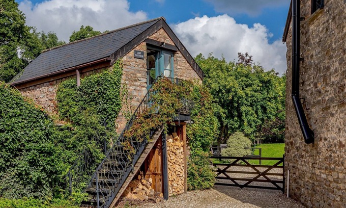 Bampton Cottage | 1 bedroom accommodation in Bampton, near Exmoor