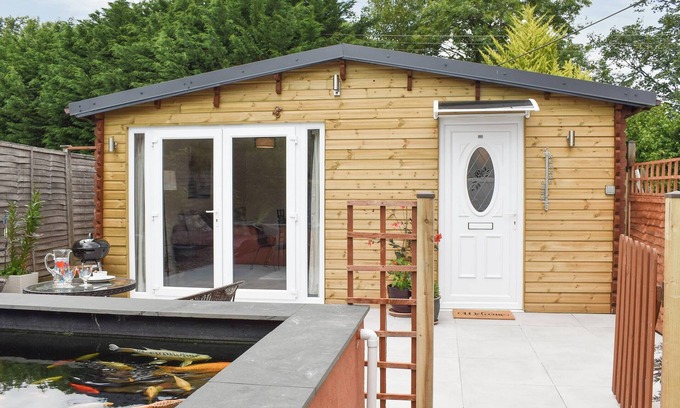 Bishopswood Cottage | 1 bedroom accommodation in Bishopswood, near Chard