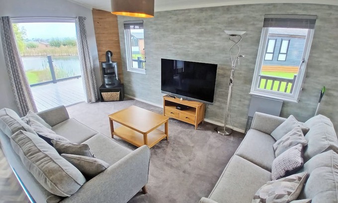 Llansantffraed Ski Chalet | 1 bedroom accommodation in Llanon
