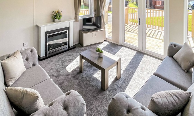 Tunstall Ski Chalet | 1 bedroom accommodation in Tunstall, Nr Hull