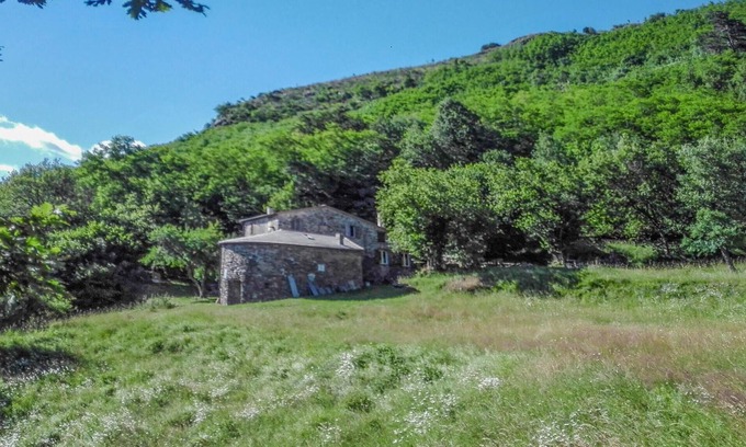 Neirone House | 1 bedroom accommodation in Neirone