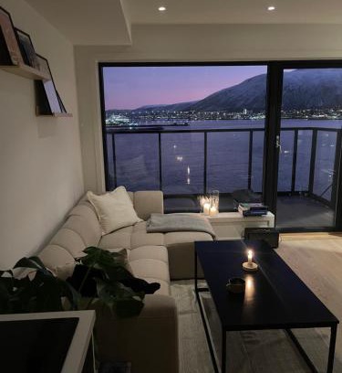 Tromso Apartment | 1 bedroom apartment with seaview 5 minute walk to city centre!