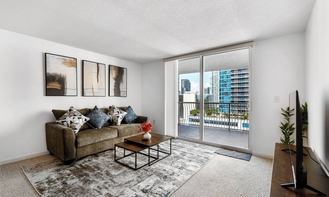 Brickell Condo | 1-Bedroom Condo with City and Bay Views in Brickell