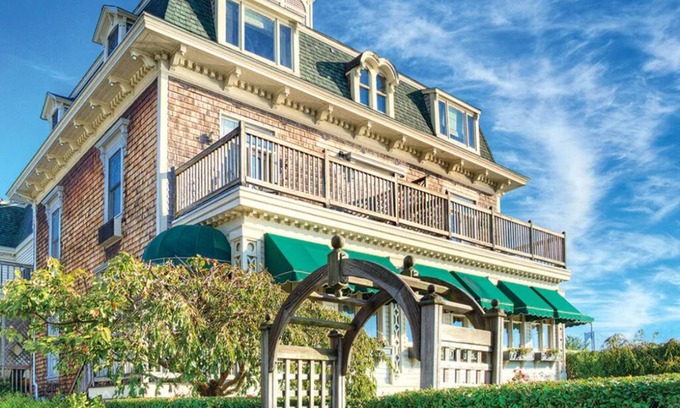 Jamestown Condo | 1 Bedroom Deluxe Suite in Newport, Rhode Island! Voyage Inn!