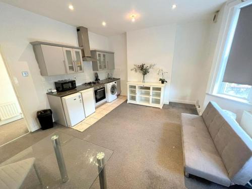 Sutton Central Apartment | 1-bedroom Flat in Sutton