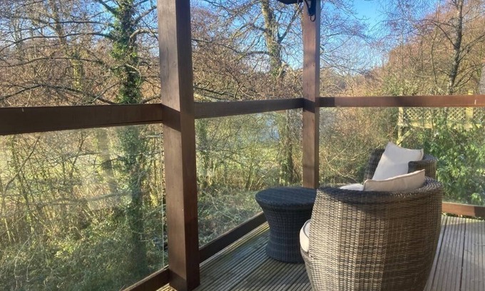 Miskin Cabin | 1 Bedroom Lodge in Grounds of Miskin Manor