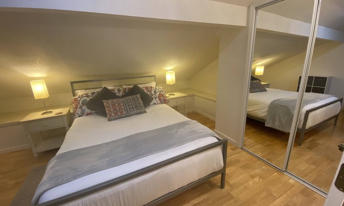 Windermere Apartment | 1 Bedroom Lofted, Private entrance, dedicated parking, W/D, WiFi