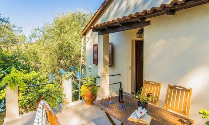 Longos Apartment | 1 bedroom studio, short walk to Laggos w/sea views