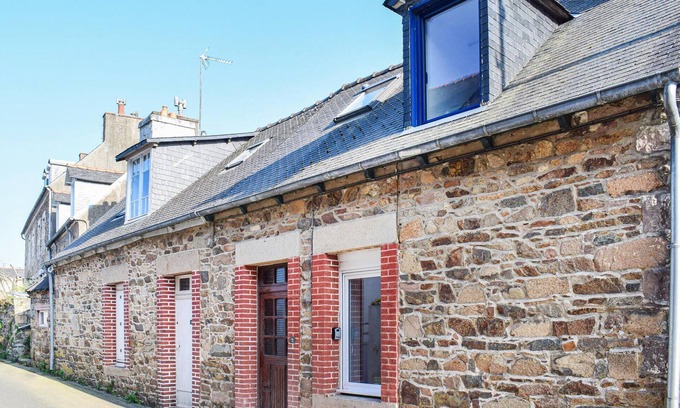 Ploubazlanec House | 1 bedroom stunning home in Ploubazlanec