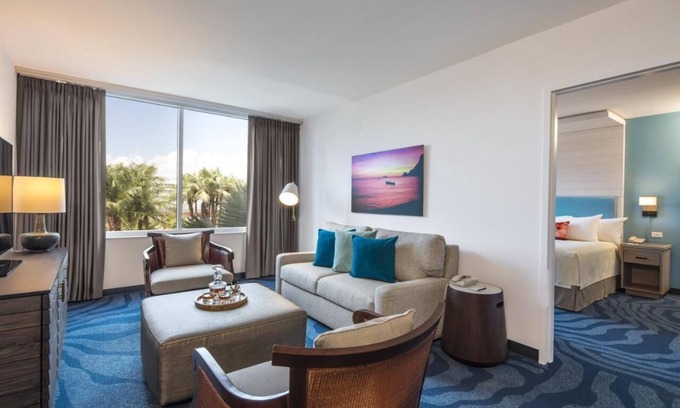 Florida Center Hotel | 1-Bedroom Suite at a 4⭐️ Hotel