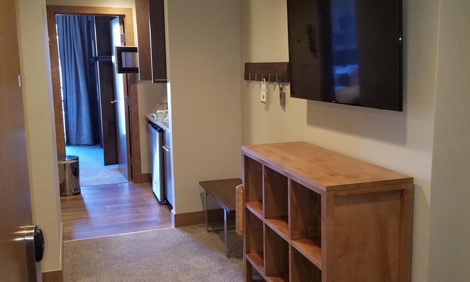 Peak 8 Cabin | 1 Bedroom Suite - Grand Colorado Peak 8