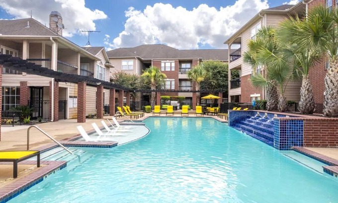 Barker Apartment | 1 Bedroom w Patio, Workspace, Gym, and Pool