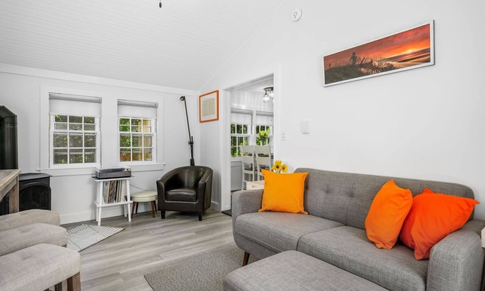 Orleans House | 1 bedroom with den sleeps 4 in Orleans near Skaket beach