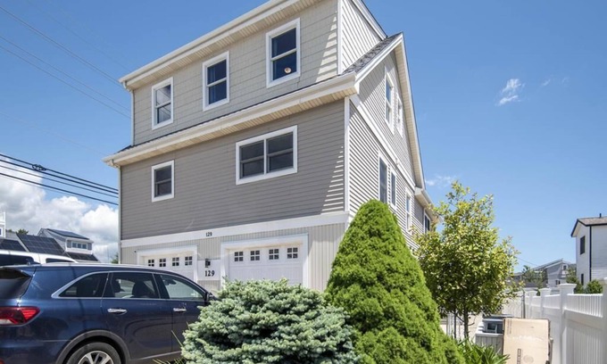 Ship Bottom House | 1 block to beach - Great for large/multiple families