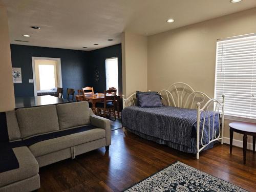 Baytown Apartment | 1 BR 1 BA in Baytown